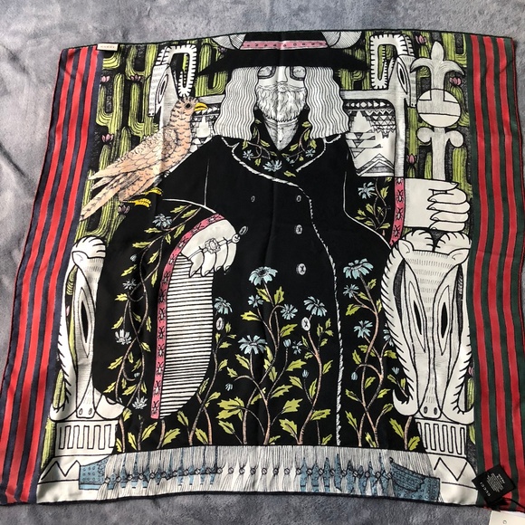 GUCCI "ALESSANDRO POWER FOULARD" 100% Silk Carré - Picture 2 of 8